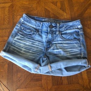 American Eagle light washed demon shorts! Size 2